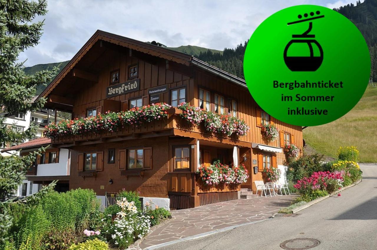 Das Bergfried - Urlaub Zentral Und Ruhig! Apartamento Riezlern Exterior foto