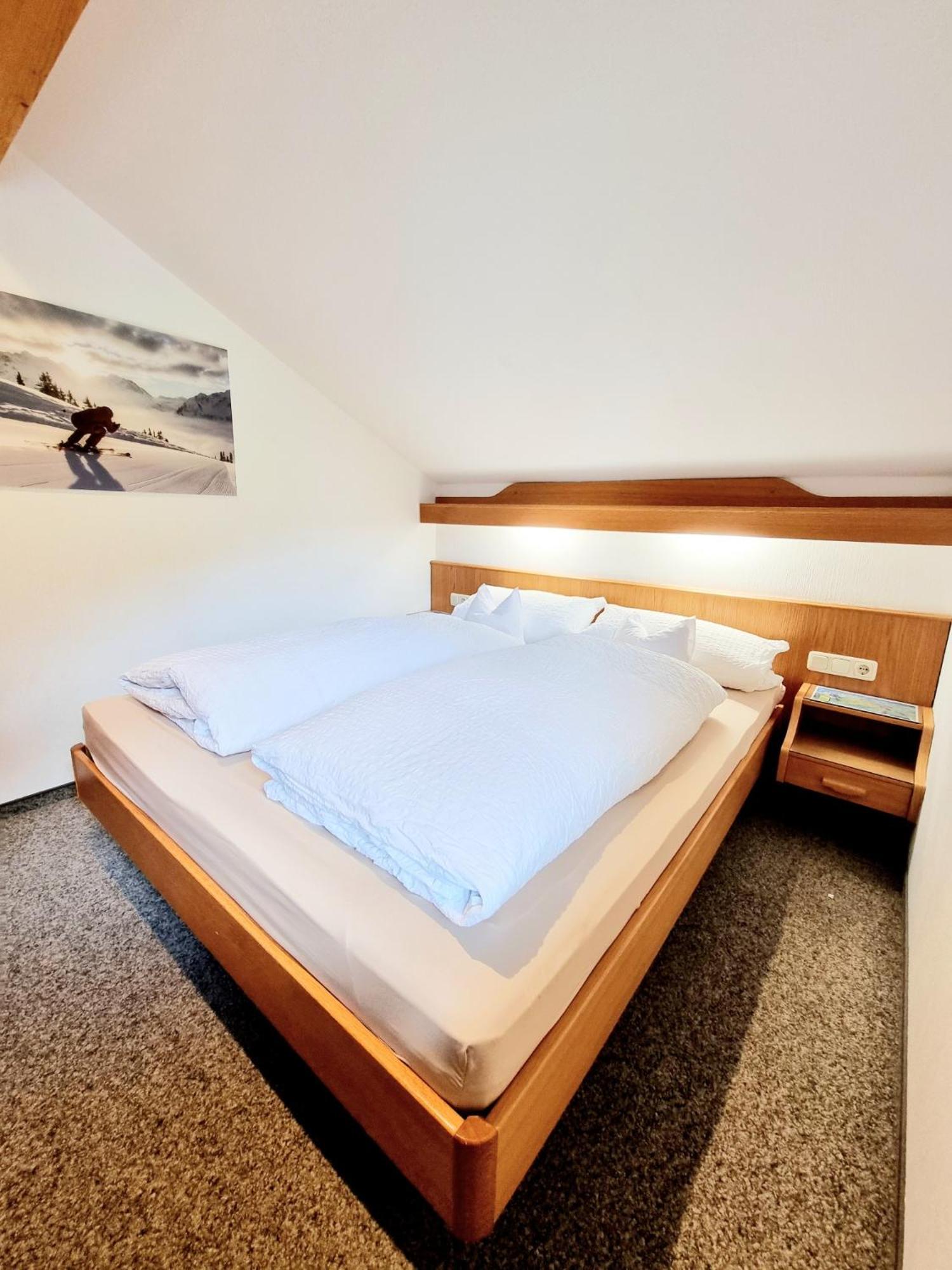 Das Bergfried - Urlaub Zentral Und Ruhig! Apartamento Riezlern Exterior foto
