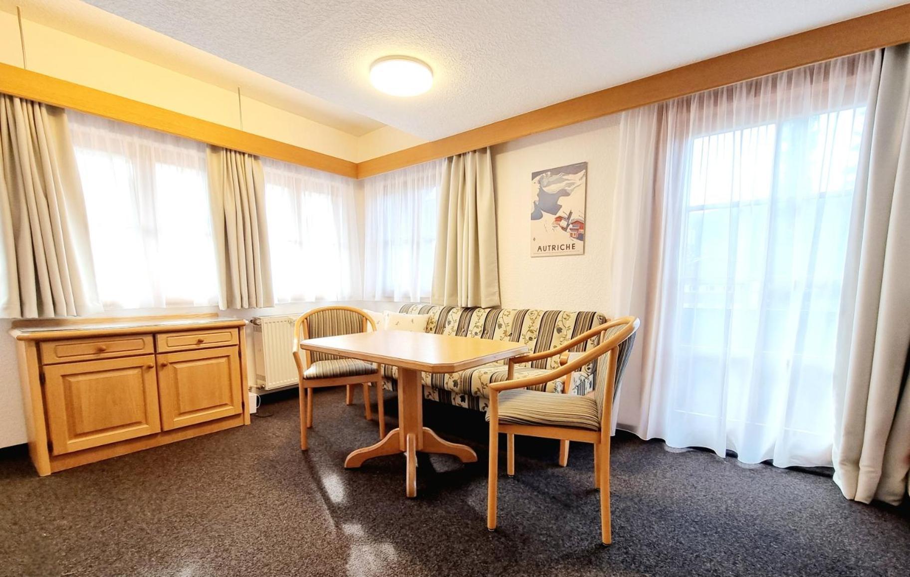 Das Bergfried - Urlaub Zentral Und Ruhig! Apartamento Riezlern Exterior foto